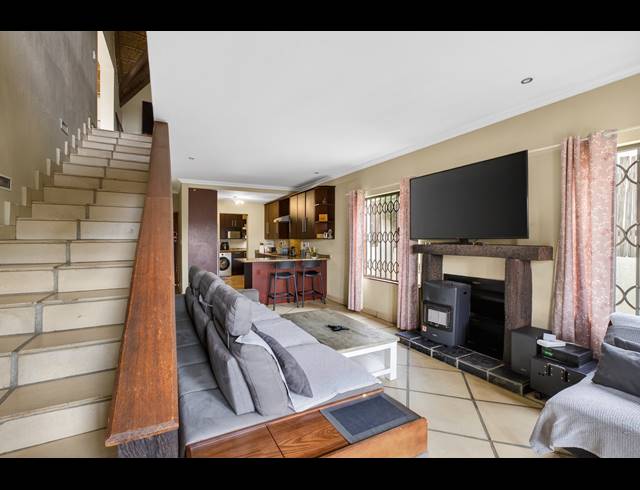 3 BEDROOM TOWNHOUSE FOR SALE IN CRAIGAVON